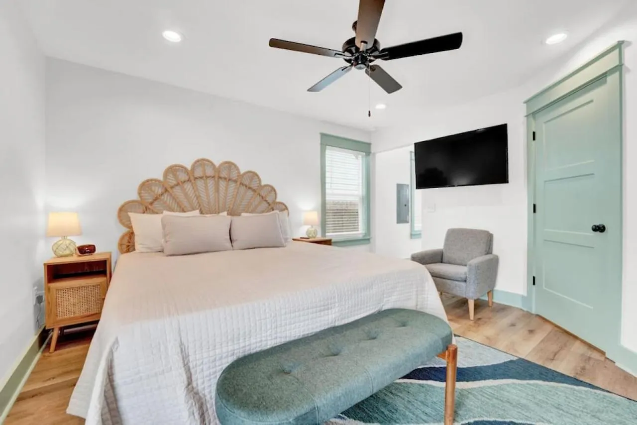 Stylish Studio With Loft On East End Of Pcb Just Half Mile To Beach Panama City Beach 0*,  Stati Uniti